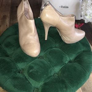 Vince Camuto Tan Leather Platform Ankle Bootie